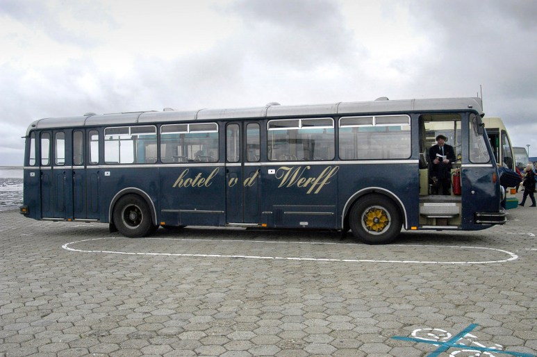 • De Rottum is al aangemeerd met nieuwe gasten voor het Hotel, 10 juli 2004