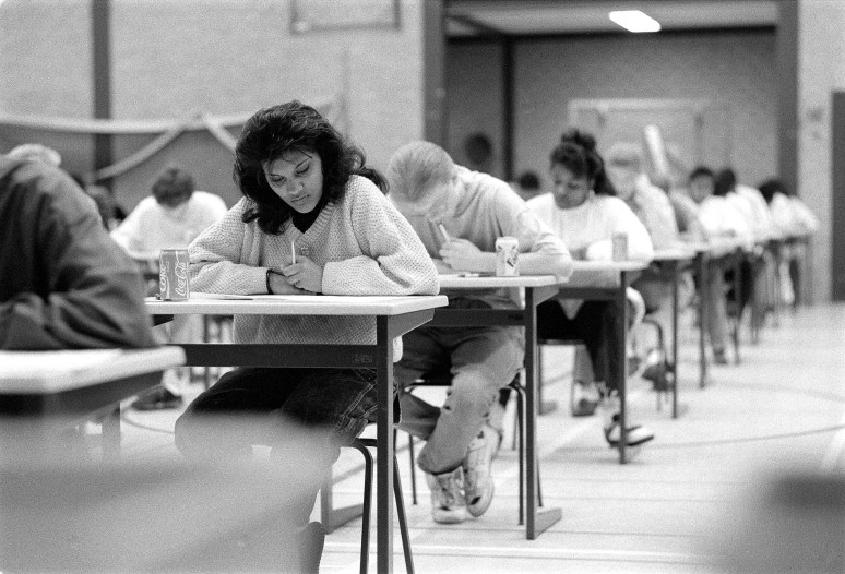 • Centraal Examen, mei 1990