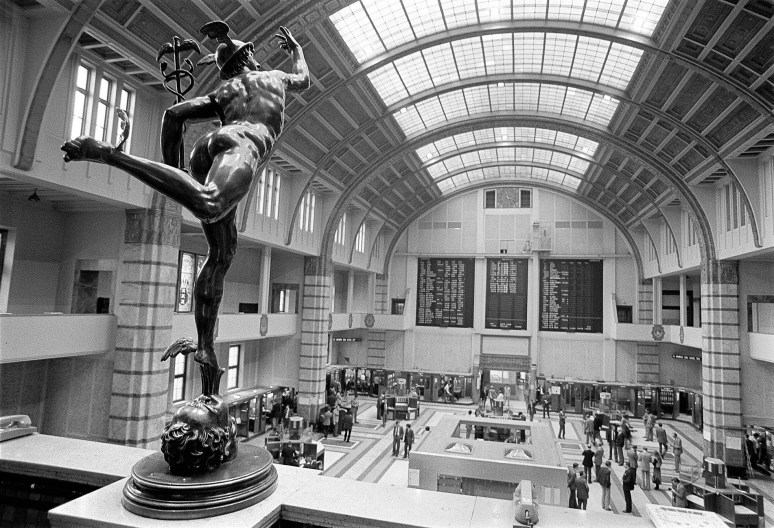 • Amsterdamse effectenbeurs 29 april 1983